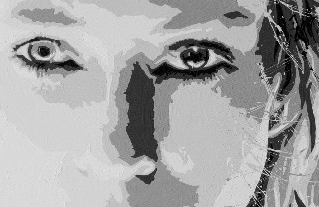 Galadriel painting close up of eye